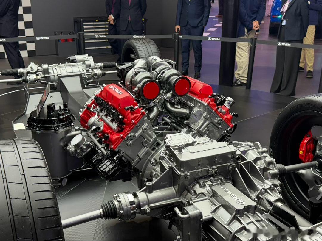 卧槽？！长城悄悄的把V8中置大超跑搬来了！老魏自己的大红头！全自研发V8双涡轮中