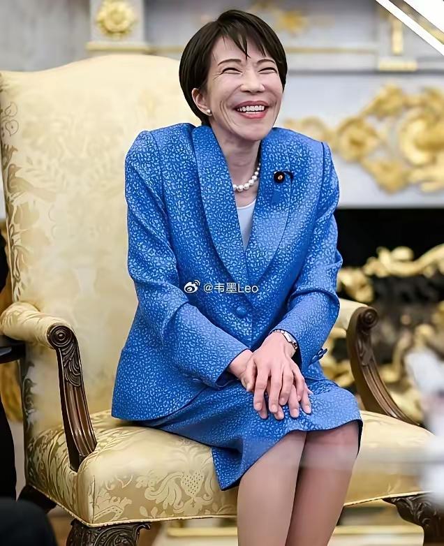 一个首相如此向美献媚
让一个民族蒙羞
比跪下乞求更可耻
据说99.99的日本人都