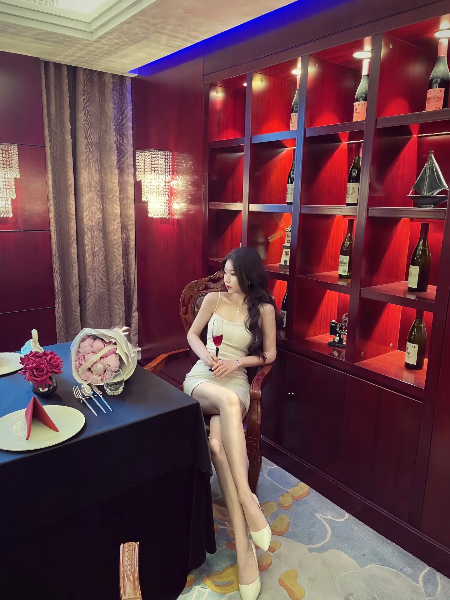 她们很迷人 我不一样 我不理人。