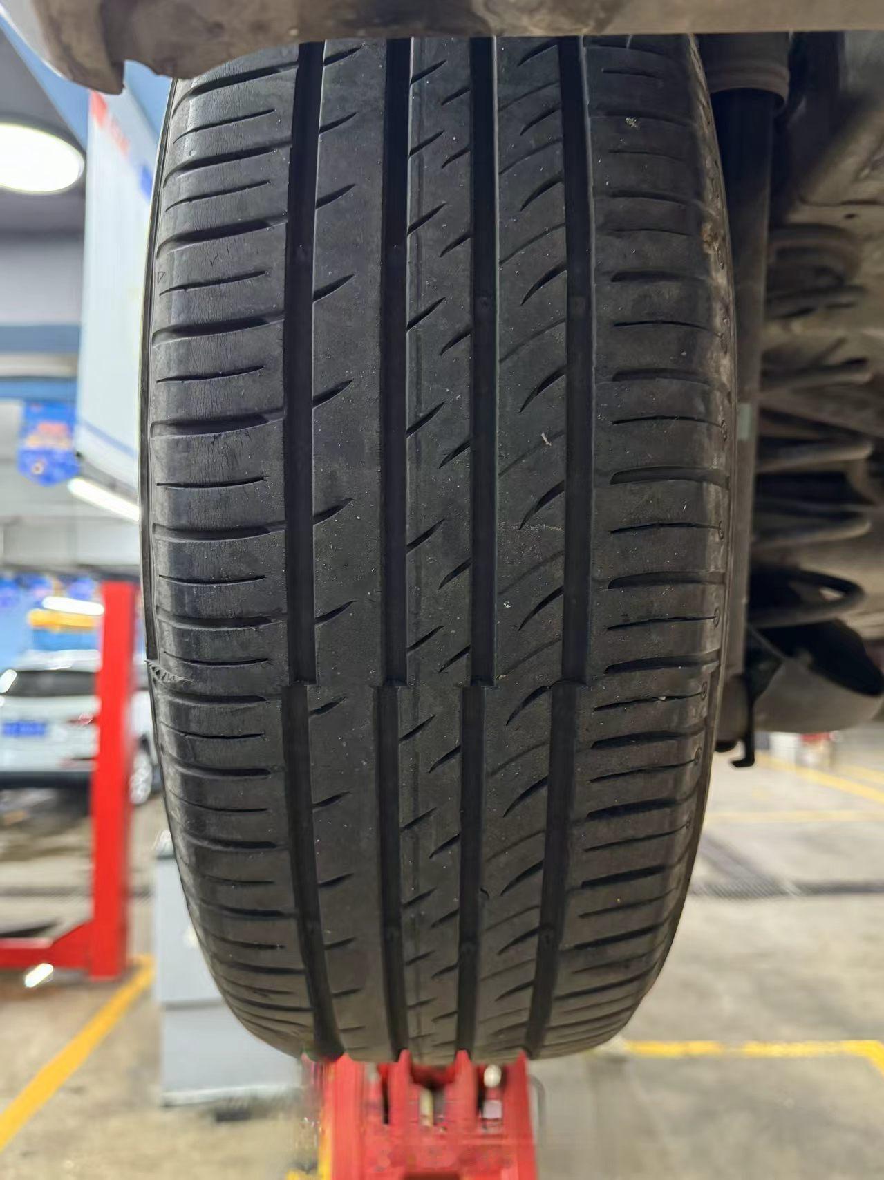 丧良心的厂家，拼接翻新胎也拿出来卖，真艹了，他自己也敢用吗？ 