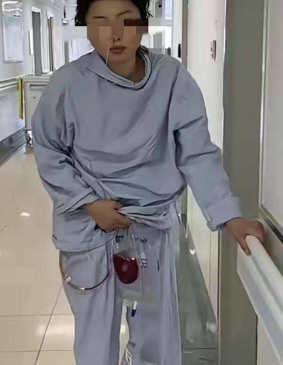 实在令人心寒至极！女子离婚一年后，竟突然被查出患有尿毒症。她已住院一个月之久，然