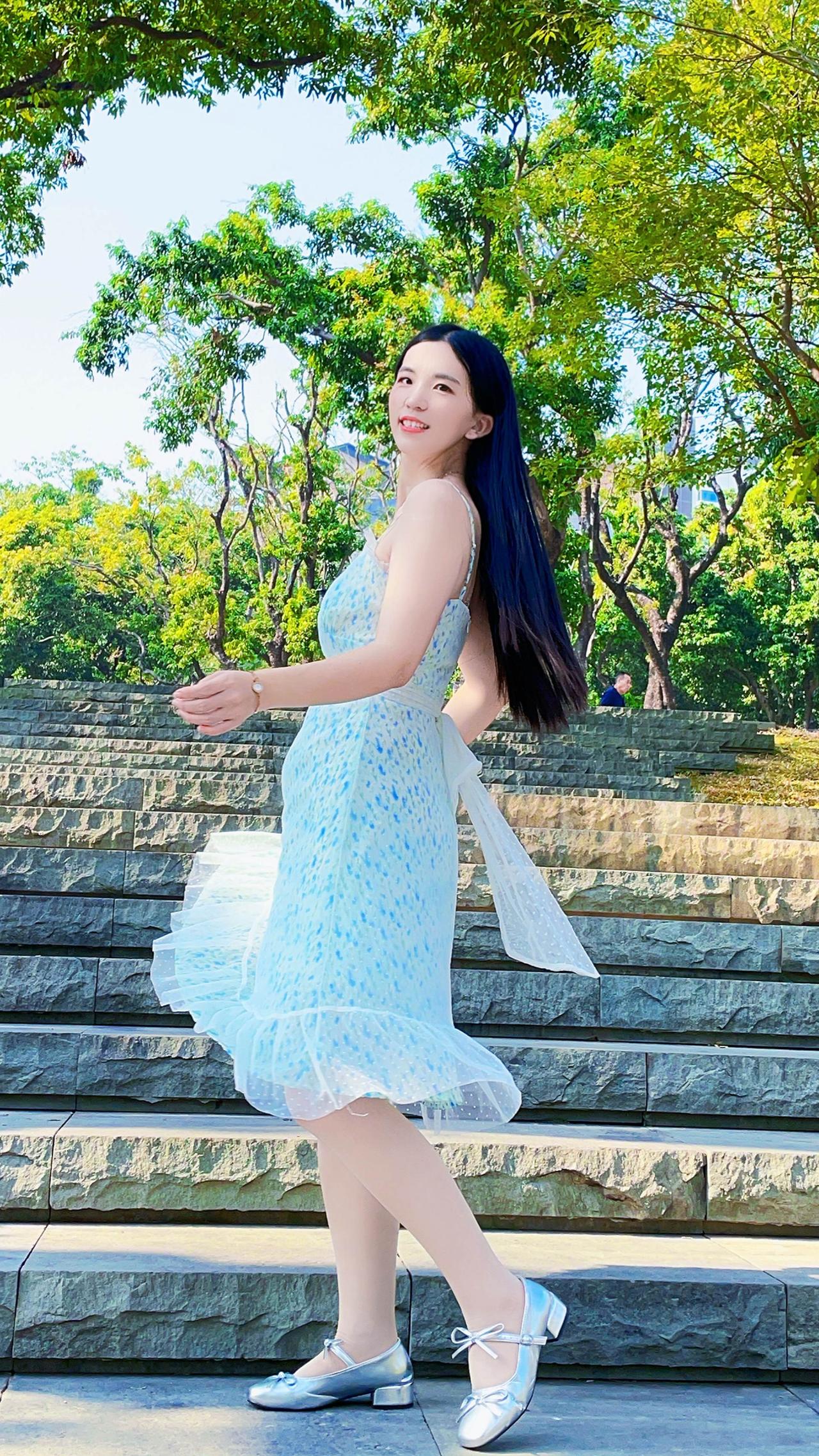 漂亮的话我不会多说，但漂亮的衣服我有很多。种草激励计划 美女 森系少女 肉色丝袜