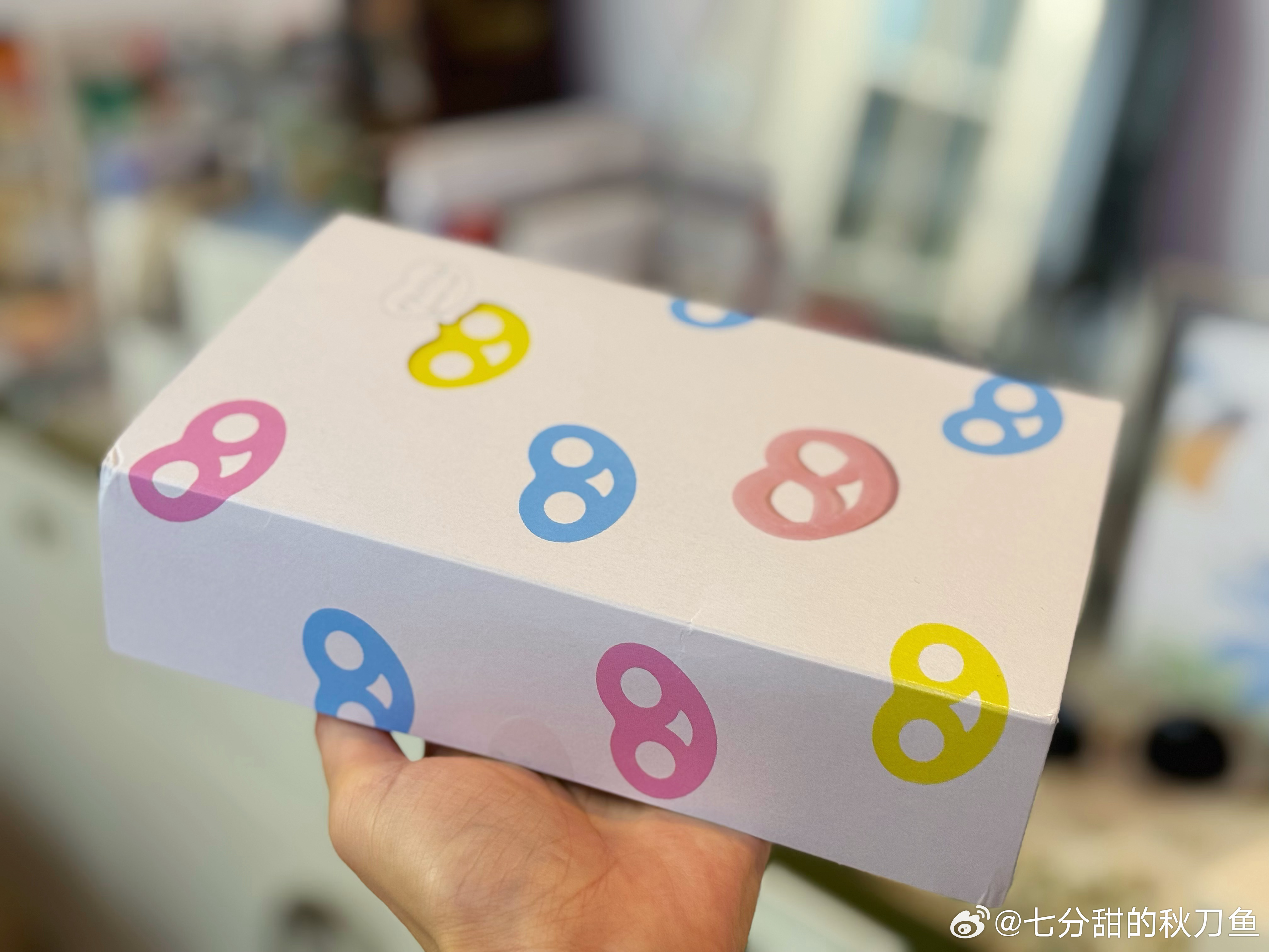 甘乐蝴蝶糖如果满分10分的话，味道3分。不是不好吃，是因为味道太普通了，非常常见