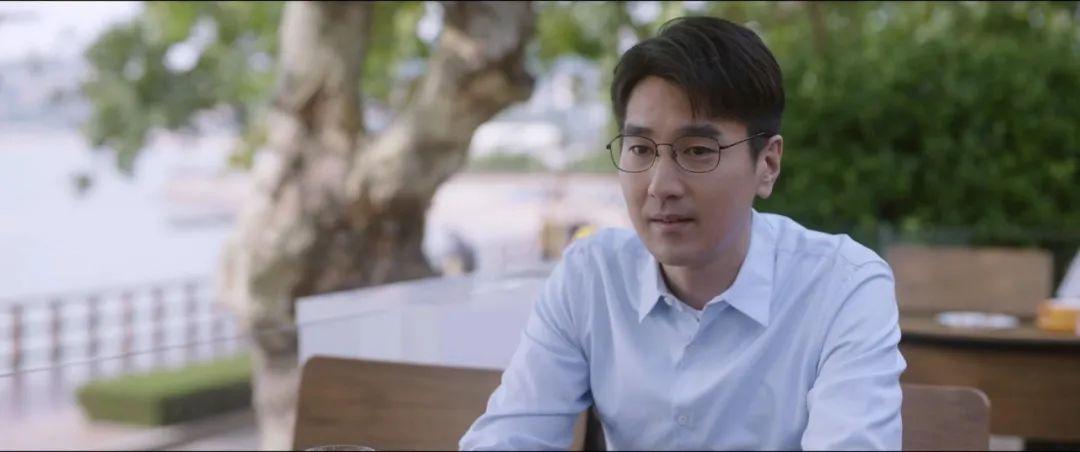 《问心》番外9：周筱风被表白，直接被强吻
周筱风和姜一宁的感情一波三折，经历了表