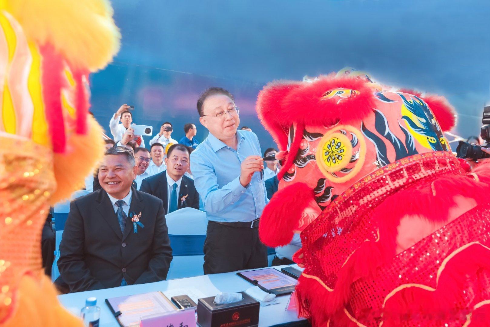 小迪第五艘汽车运输船“BYD XI’AN”正式交付啦！🚢这名字真的有点燃，一听