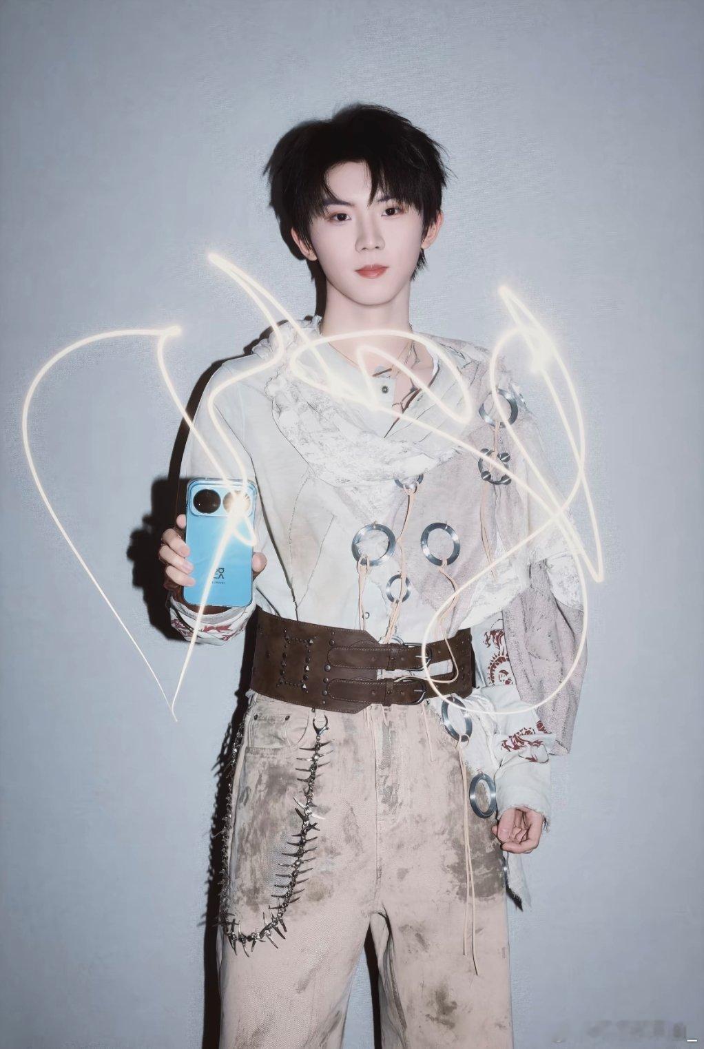 马嘉祺[超话] 💜马嘉祺 全能ace"青春是少年与热爱交织的夏天,而你就是我整