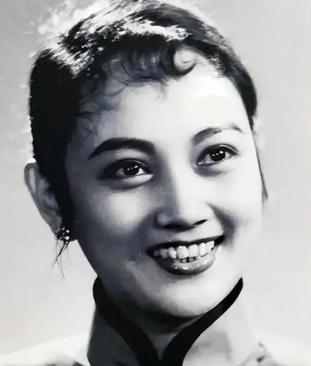 [微风]1966年下半年，八一厂已经很乱了。当时，在厂里私底下流传着一句话：“男