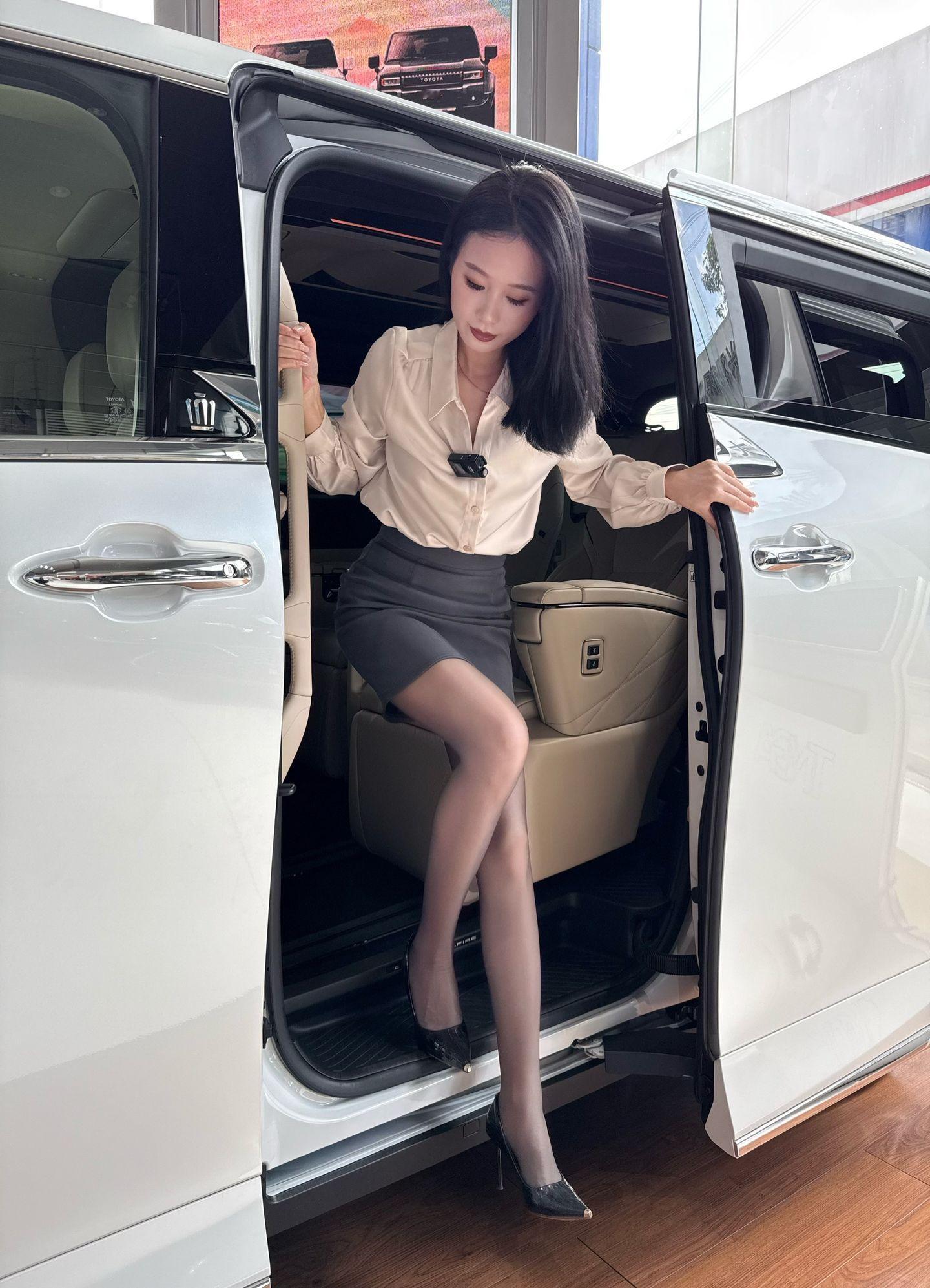 商务车的精髓都在中间座椅 ​​​