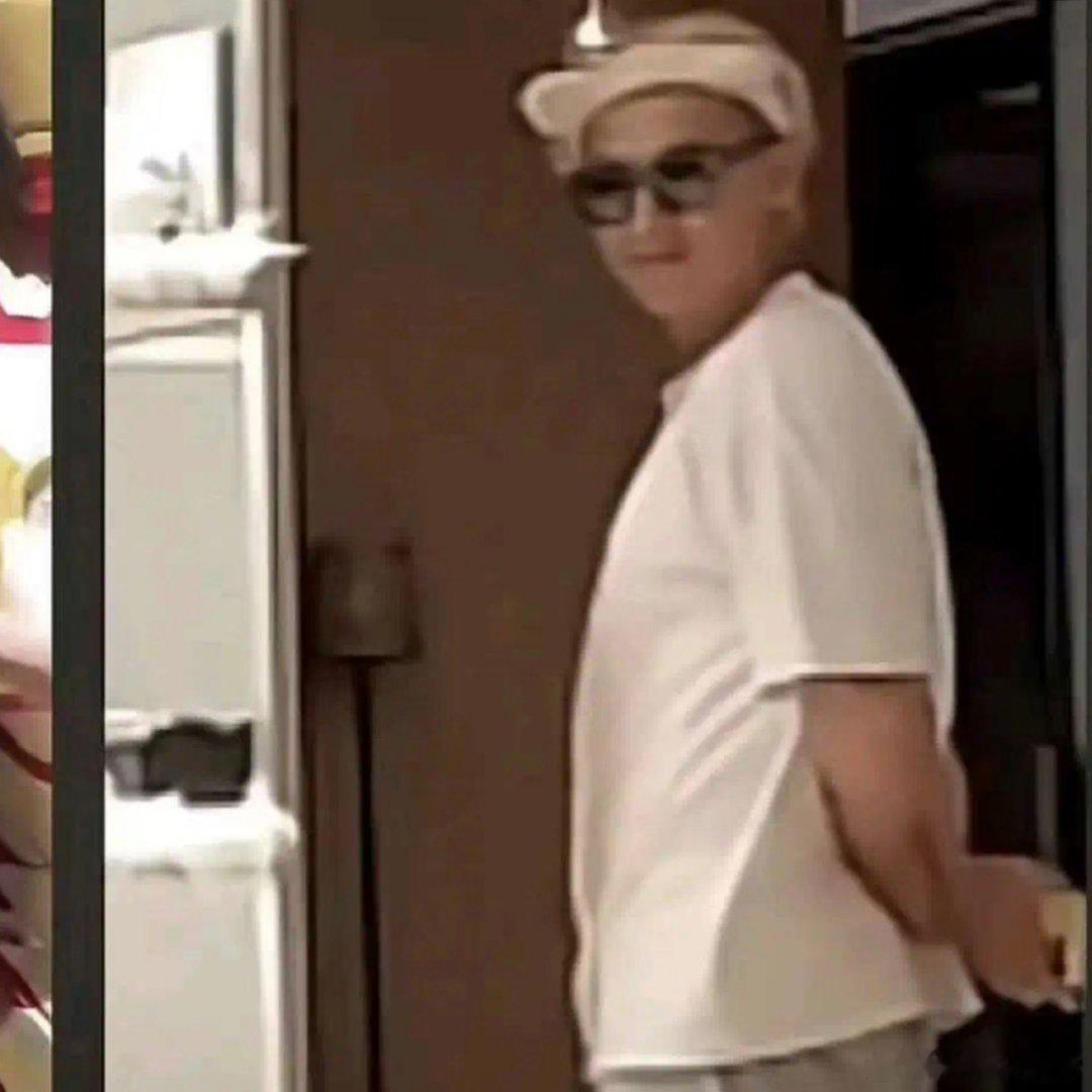 功夫熊猫tao不是大胖小子！！！演唱会露腹肌了用肌肉撕碎标签🏷哈哈哈哈哈哈哈黄