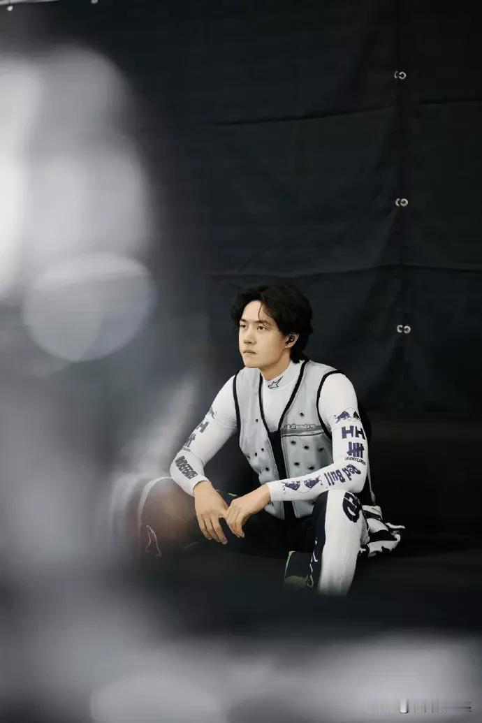 王一博被撞的赛事仲裁结果出来，对方驾驶员对事故负全部责任，终于给之前意难平的车迷