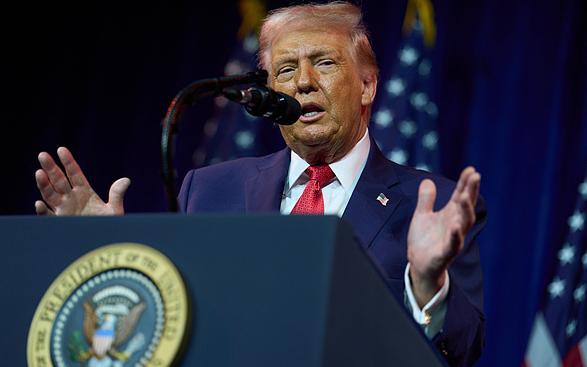 特朗普通告全球，现在的美国要带领全世界完成“去中国化”，如果有国家不愿意帮助美国