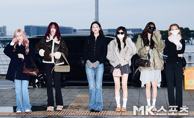 IVE出发MAMAIVE出发香港IVE现身机场前往香港参加MAMA，期待六名成员