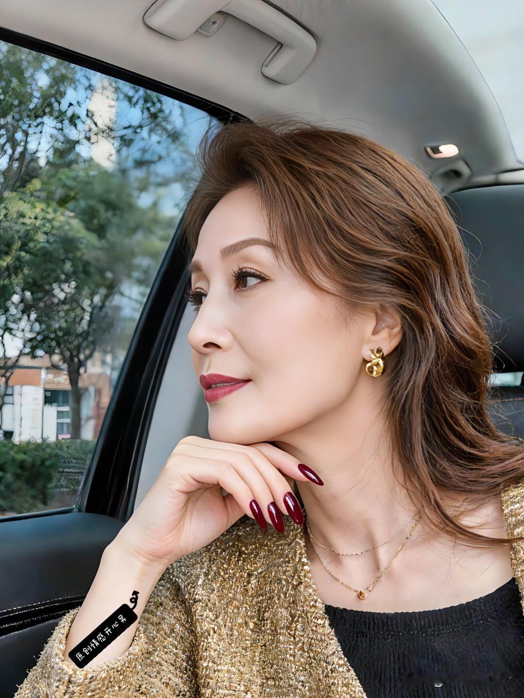 ［一枕诗书·一剪梅～寻芳］
文／开心吴


日暖和风柳吐黄。莺闹春光。燕舞春天。