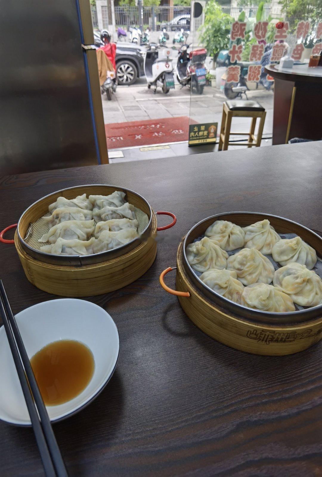 整个浙江，做麦食最好吃的，就是嵊州，秒杀杭州！嵊州小笼包、豆腐包、蒸饺，绝对是一