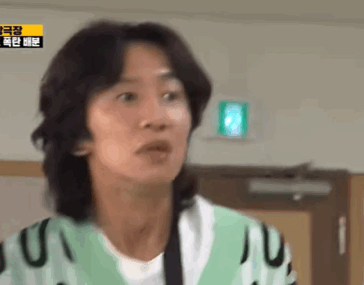 不过老也本来也抠脚很久了 现在比进组先来的是恋爱 前段时间红毯状态又一般 包被麻