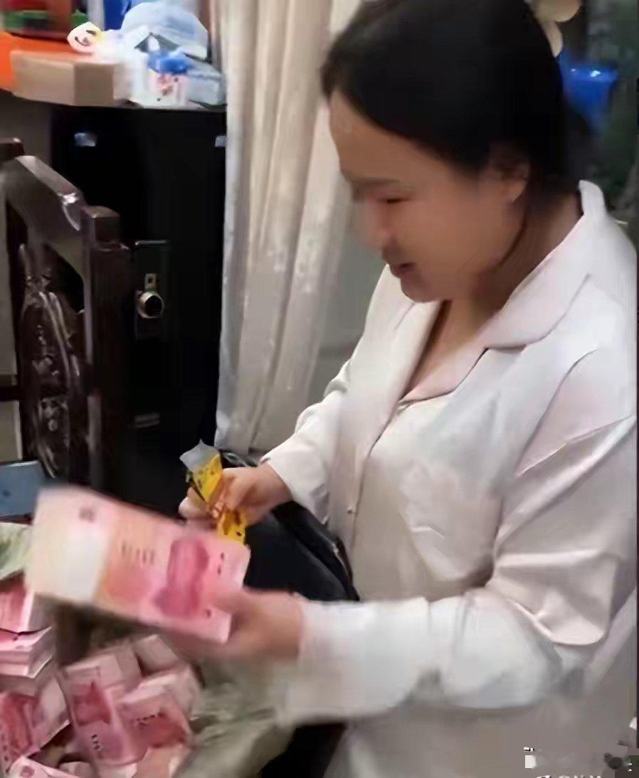 不查不知道，一查吓一跳！被判刑的明珍珍，私下生活能有多奢侈 ​​​
