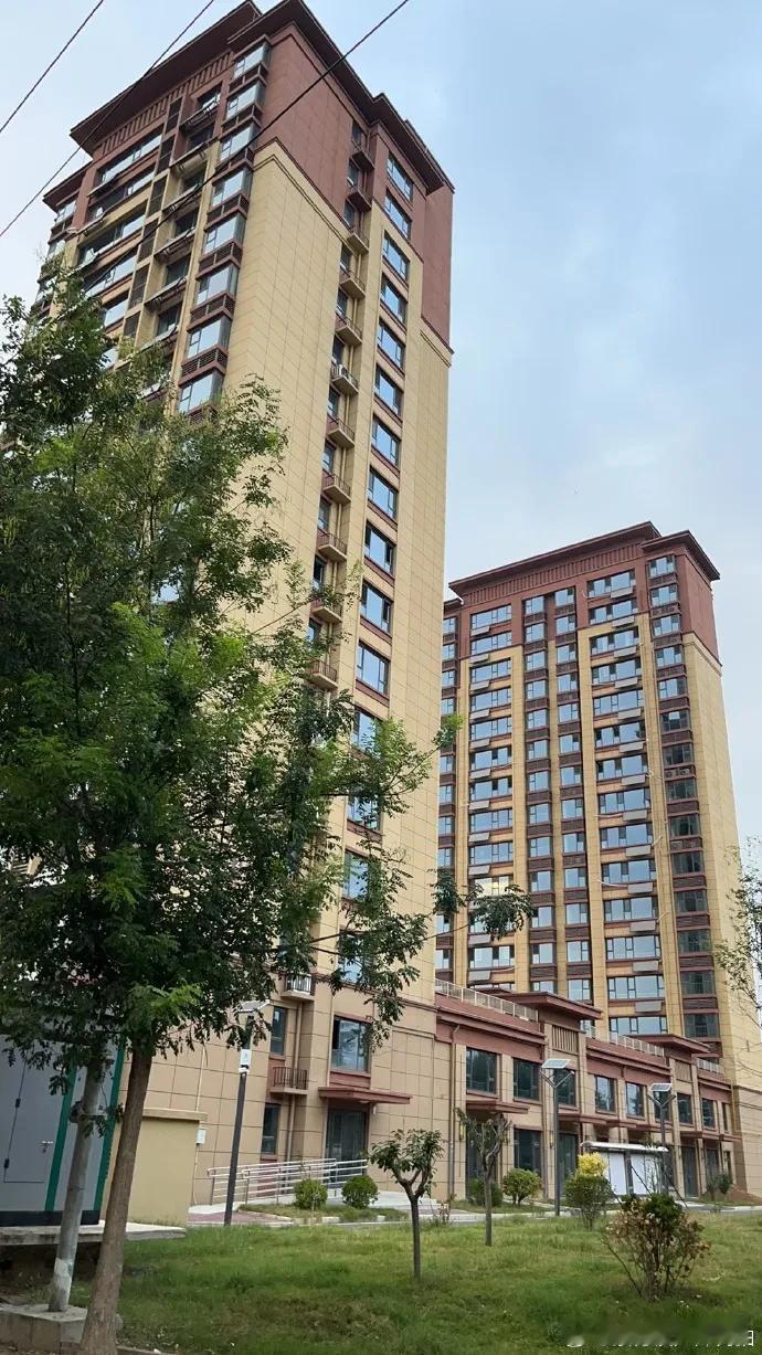 这里给你写一篇同风格、同逻辑、接地气、适合发微头条的爆款文案，观点稳、扎心、容易