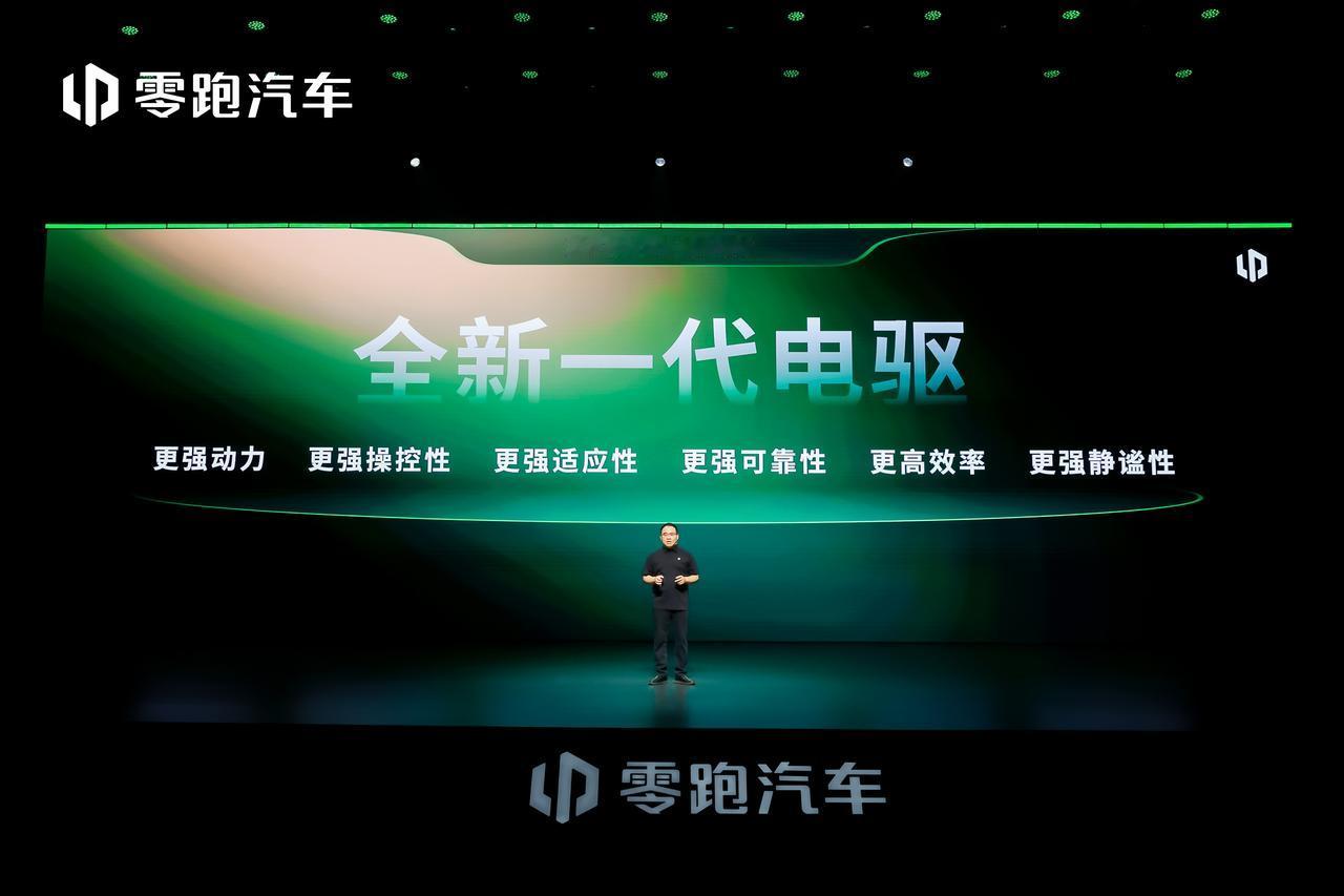 月销10万、连续两个月交付破十万——这是零跑今年交出的成绩单。但销量之外，更值得