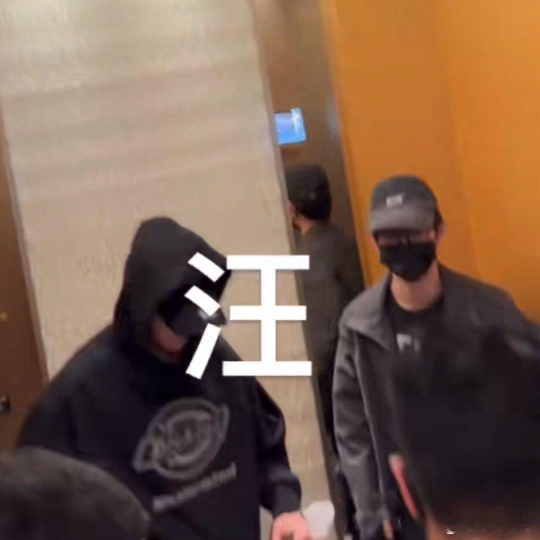 这段互扔手机诡异得像ai生成崔秀彬这段互扔手机诡异得像ai生成 ​崔秀彬这段互扔