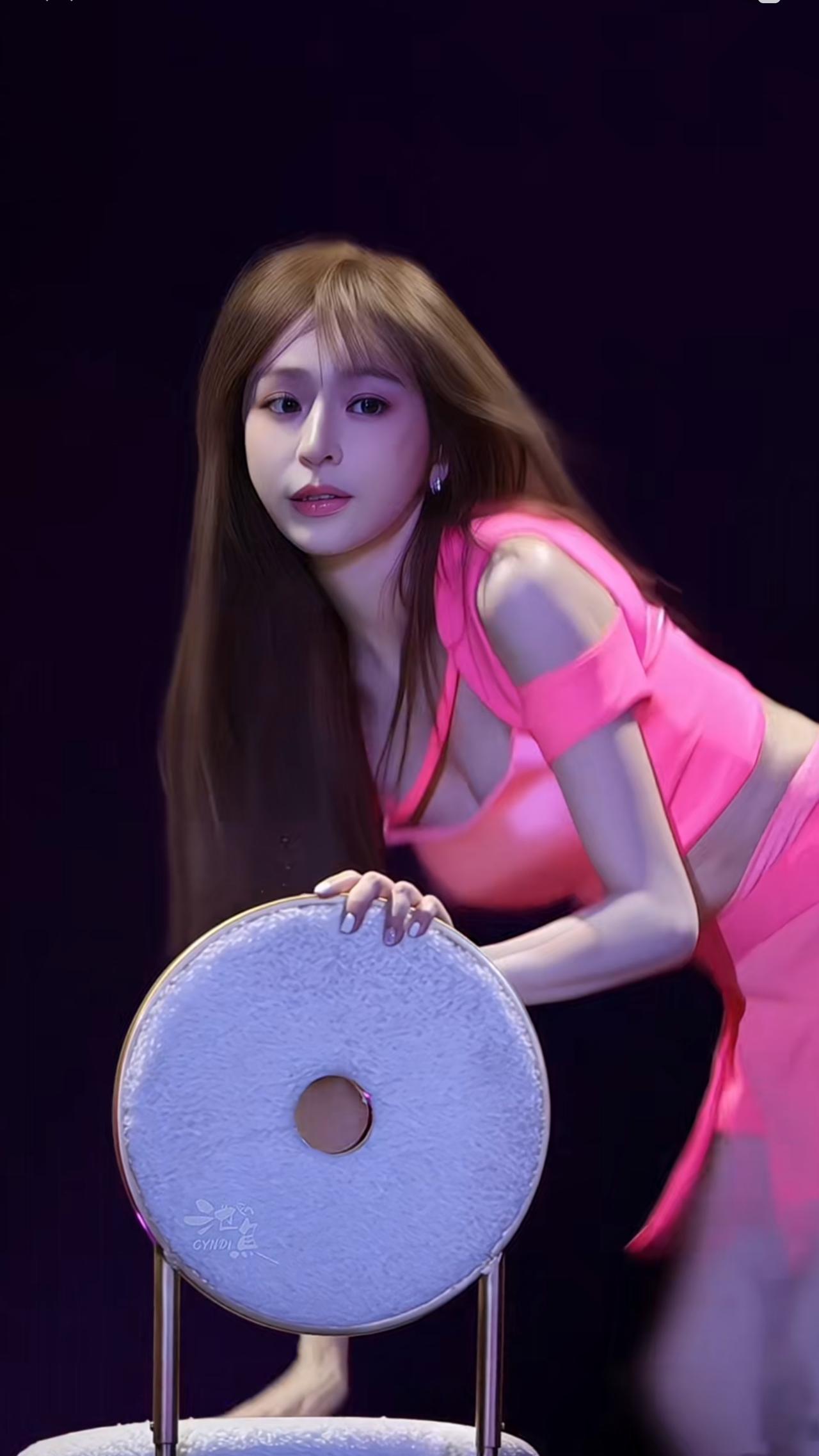 真羡慕王心凌，这状态始终像个少女，人家不管是20几岁还是30几岁，40几岁都长的