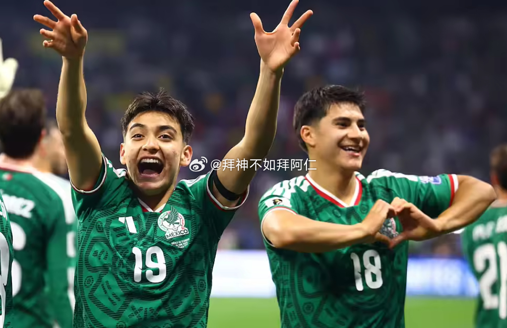 根据墨西哥EIPais报道，在世界杯赛事结束后，17岁的墨西哥国脚莫拉也顺利完成