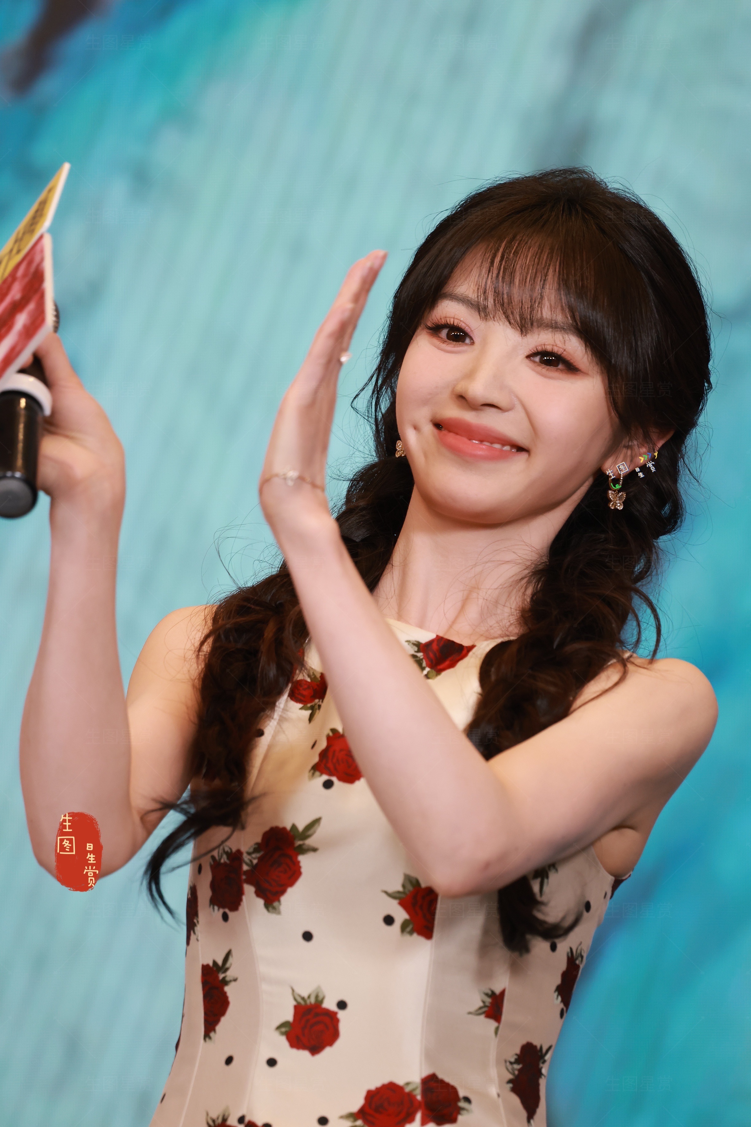 捕捉一枚甜度max的小田！田曦薇逐玉追剧团生图直出的美貌暴殄天物是田曦薇现挂田曦