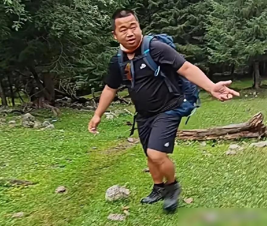 蓝战非究竟在绑架中损失了多少钱？网络上众说纷纭！

先把事儿说清楚：他是在南非遭