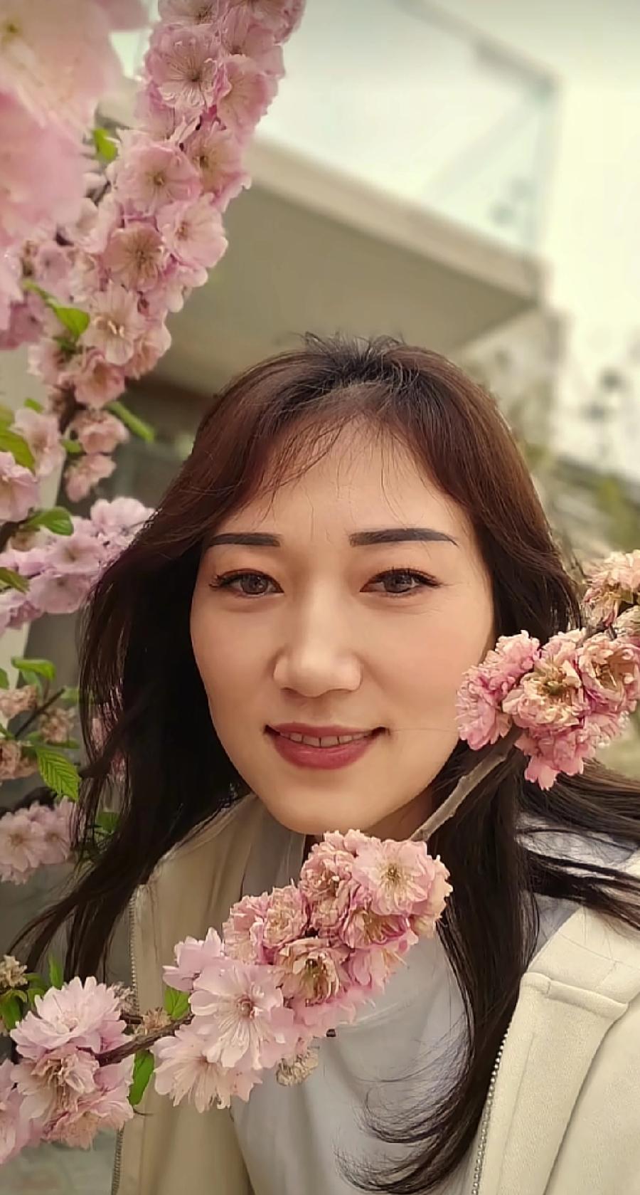 林丽现在已经在处理她和砀山梨的事情了，砀山梨的所作所为真的不可原谅的，女人的强势