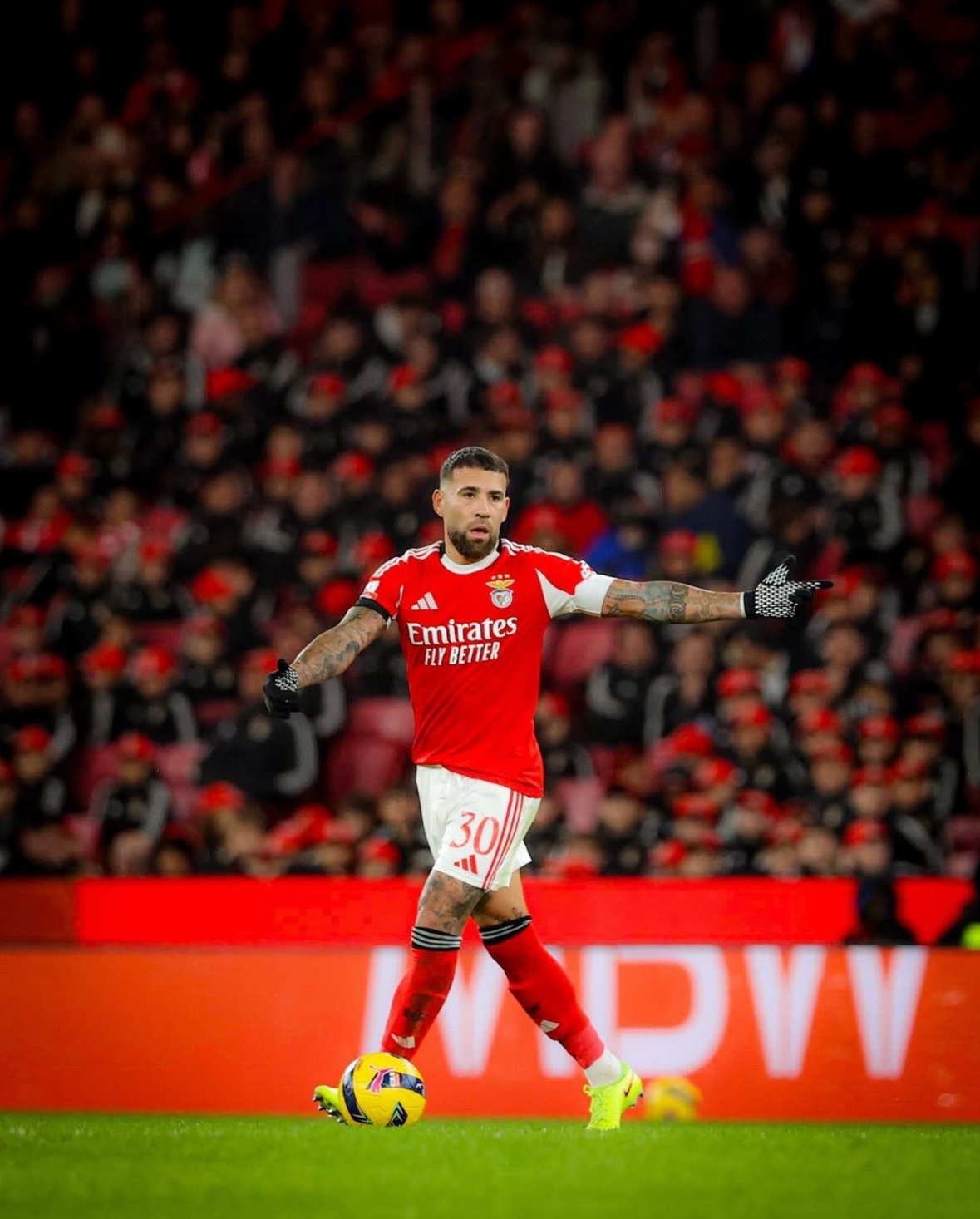 世体：葡萄牙方面证实，本菲卡主教练穆里尼奥已要求尽快完成奥塔门迪的续约合同，以避