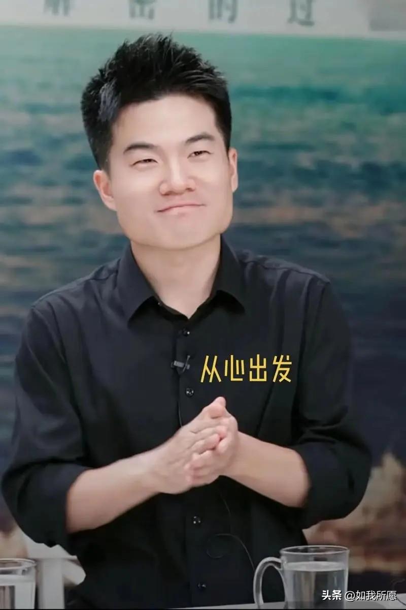 董宇辉最大的本事，
不是卖货，而是‘识人’。
能把方成林、刘队这帮人聚在身边死心