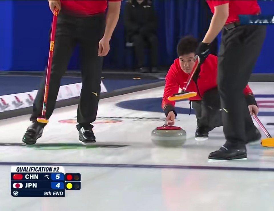 中国冰壶男队4比6不敌德国队男子冰壶循环赛收官战了，中国队以4-6惜败德国队，最