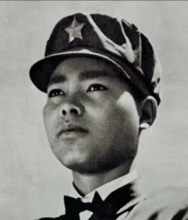 1979年，在攻打78号高地时，19岁小战士岩龙打仗时消失，打完了后却又出现了，