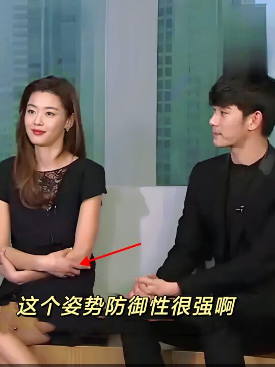 姐姐不愧是姐姐，难怪两人不合作了……