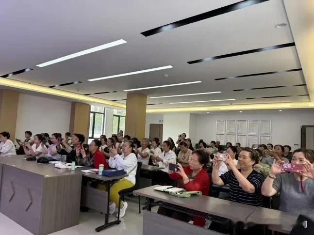 万柏林区南寒街道北寒社区：家门口公益才艺课堂火热开讲

万柏林区南寒街道北寒社区