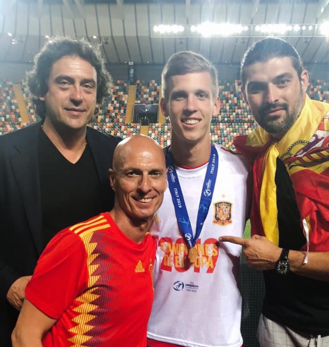 奥尔莫的经纪人安迪·巴拉：“如果自由转会，会赚大钱吗？当然，最好的交易是当球员自