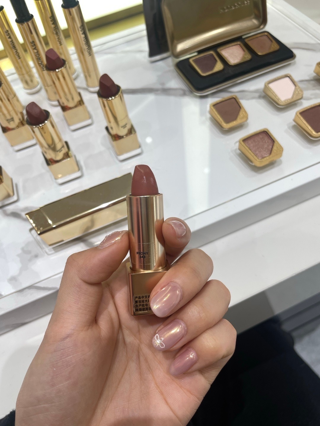 来hourglass探店 这俩搭配起来好好看 ！ ​​​