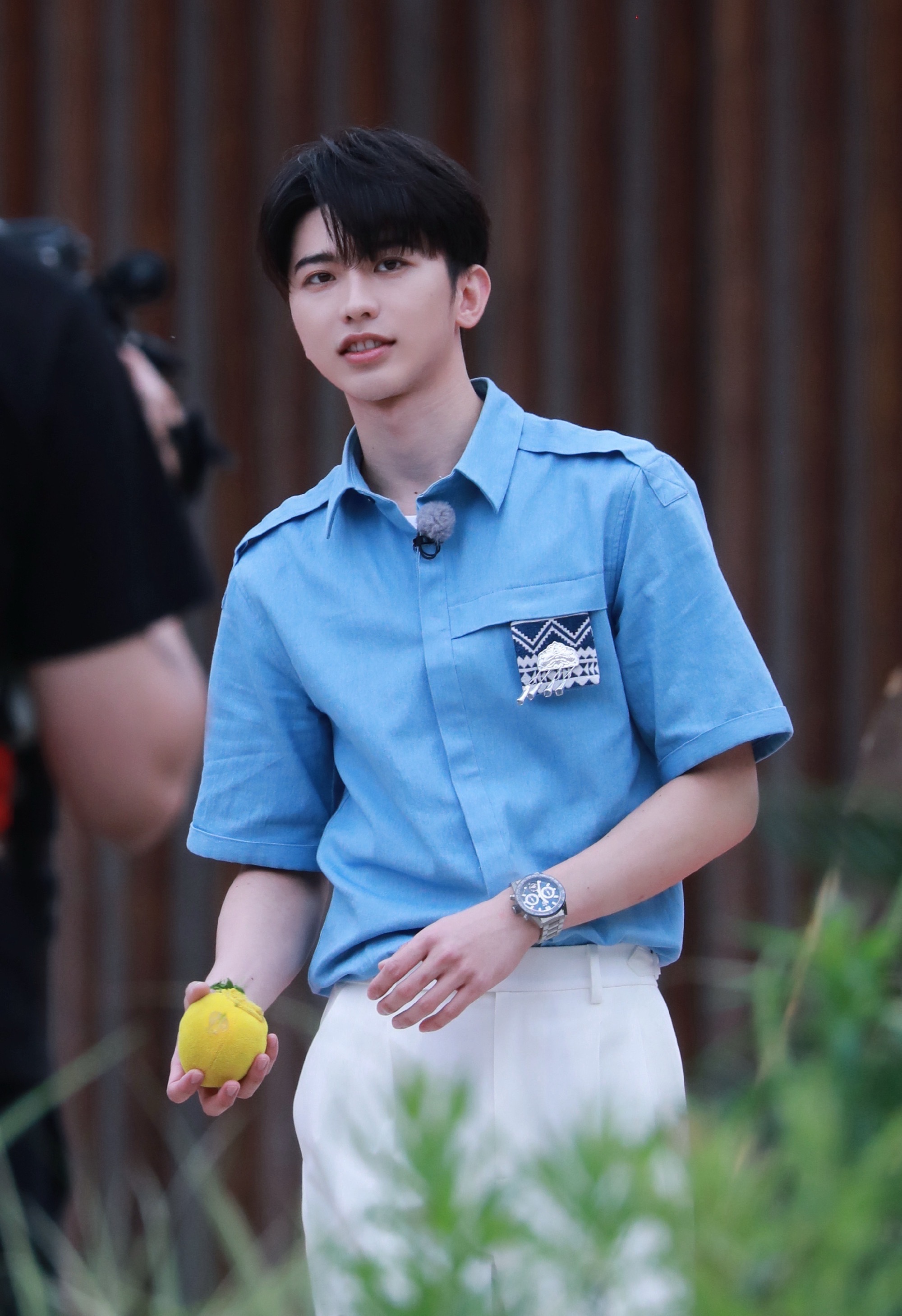 蔡徐坤  cxk蔡徐坤buv全球品牌代言人 cxk蔡徐坤柳丝木品牌全球代言人 “