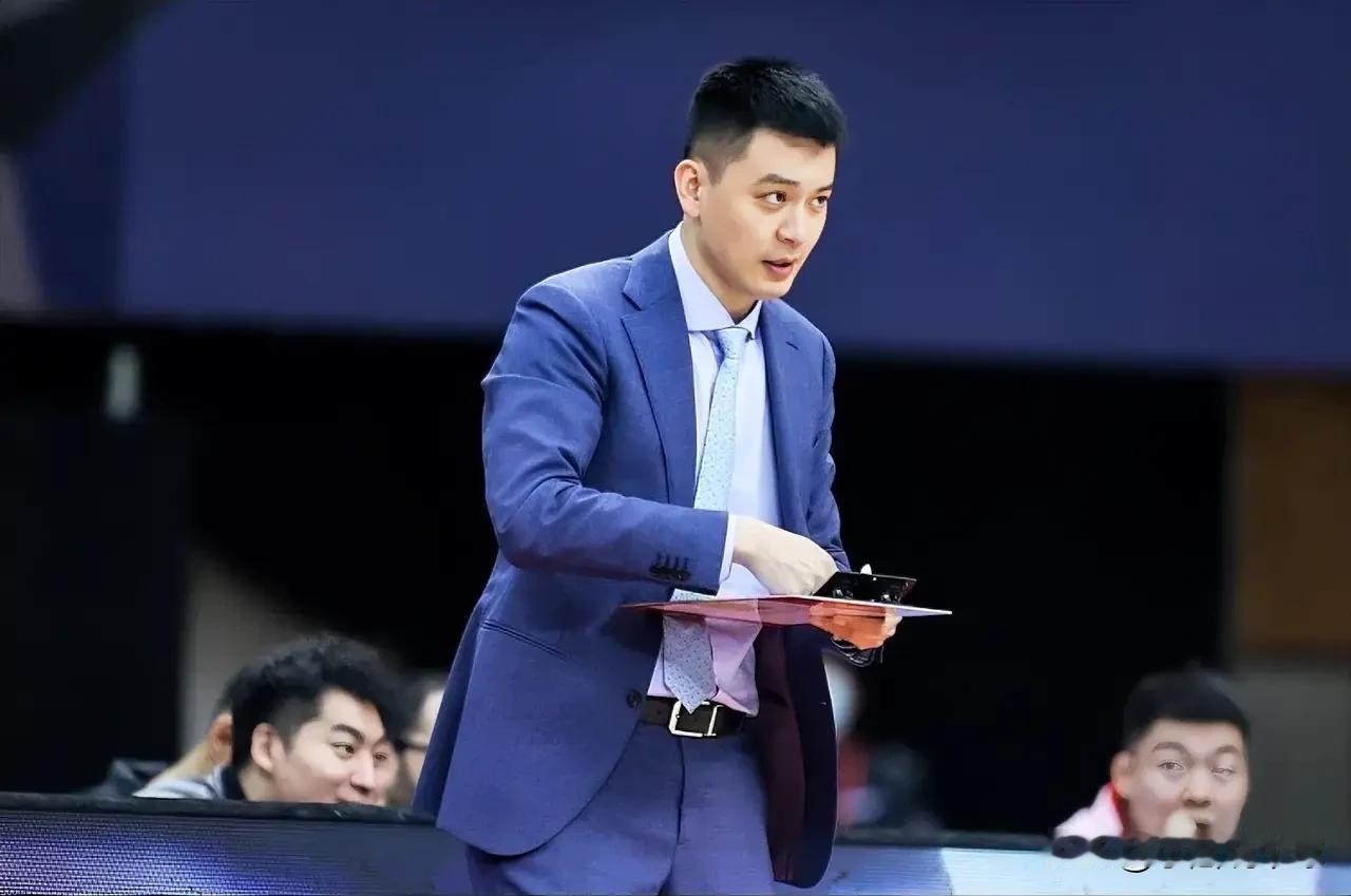 杨鸣为什么生气？罚球数联盟倒数第一

上一轮打北京队，辽宁队苦苦支撑了三节半，两