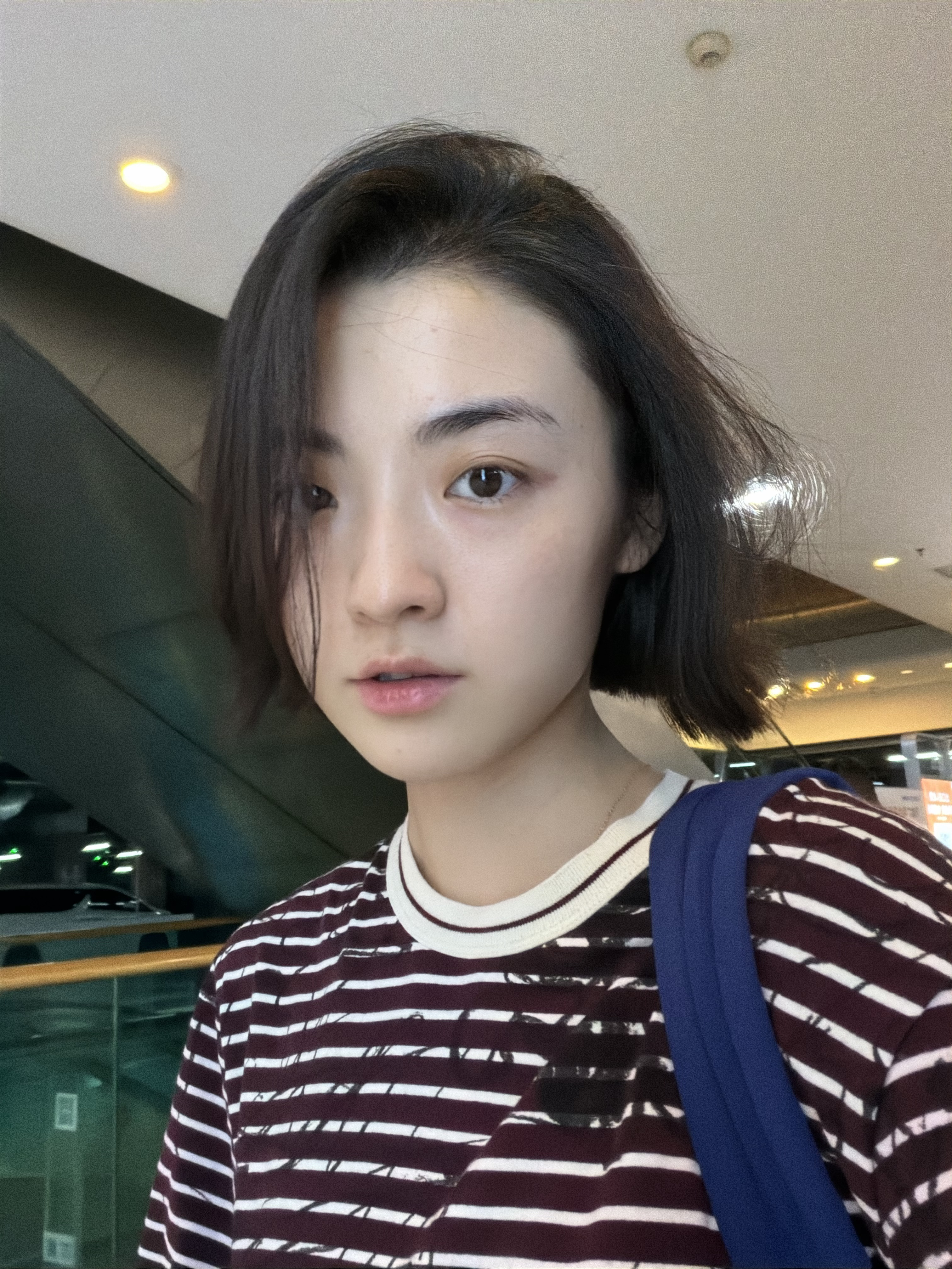 今天剪头发理发师帮我卷了个外翻说觉得可以的话就烫个这样的大家觉得可以吗