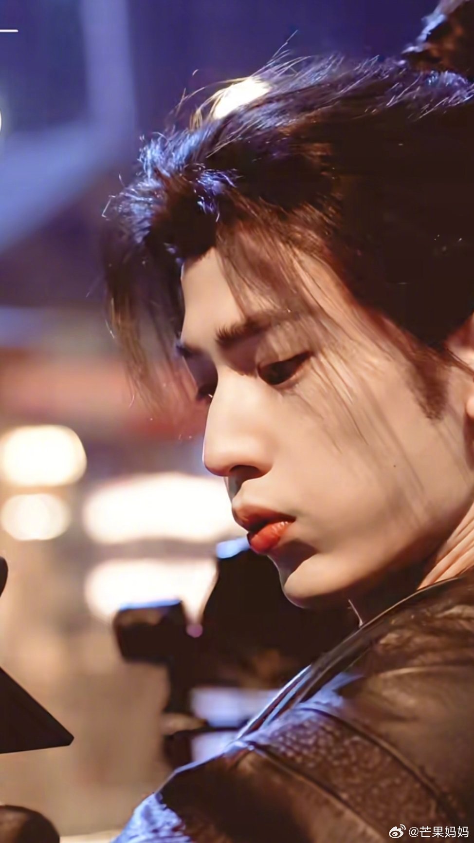 放过帅哥吧！高铁站那个站台真的很危险的张凌赫高铁 张凌赫工作室发文抵制私生