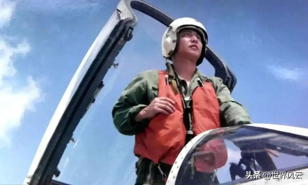 今天，辽宁舰山东舰福建舰同时呼叫：81192，请返航！
4月1日，很多人记得这是