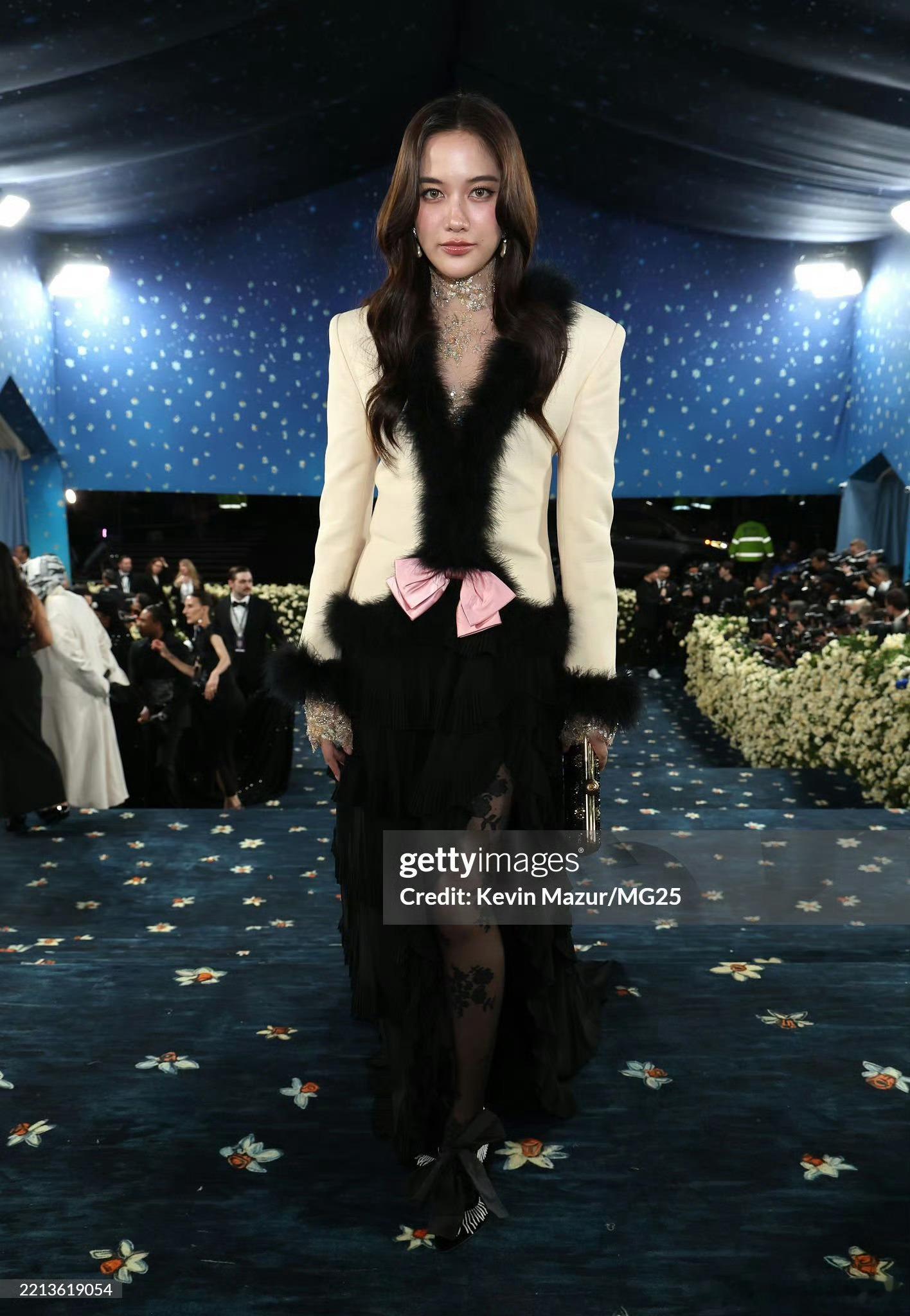 Freen 作为泰国首位出席 Met Gala 的女星此次带来的是Valenti