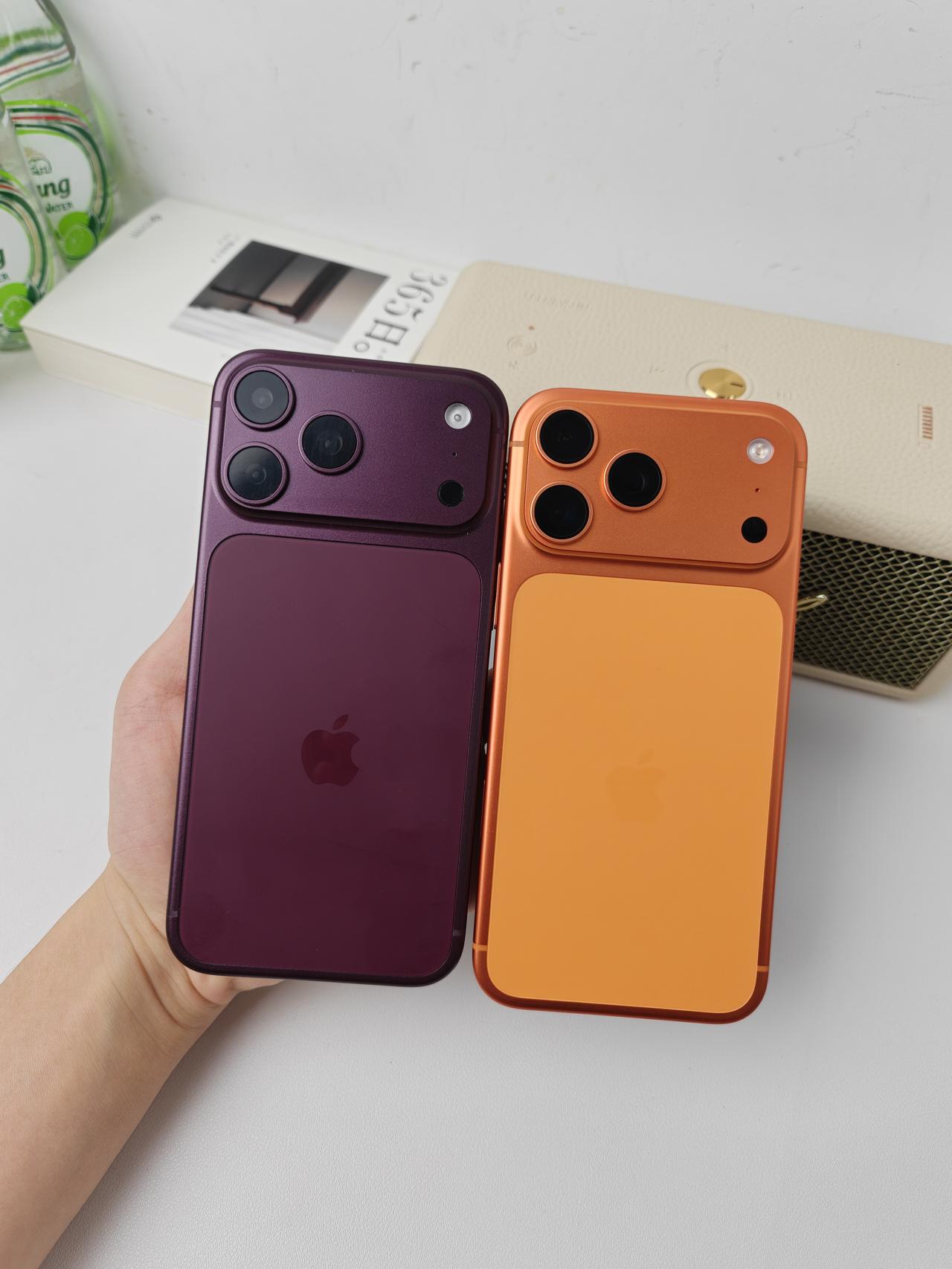 iPhone18Pro上手！涨价2000值吗？


18Pro上手，是机模上手，