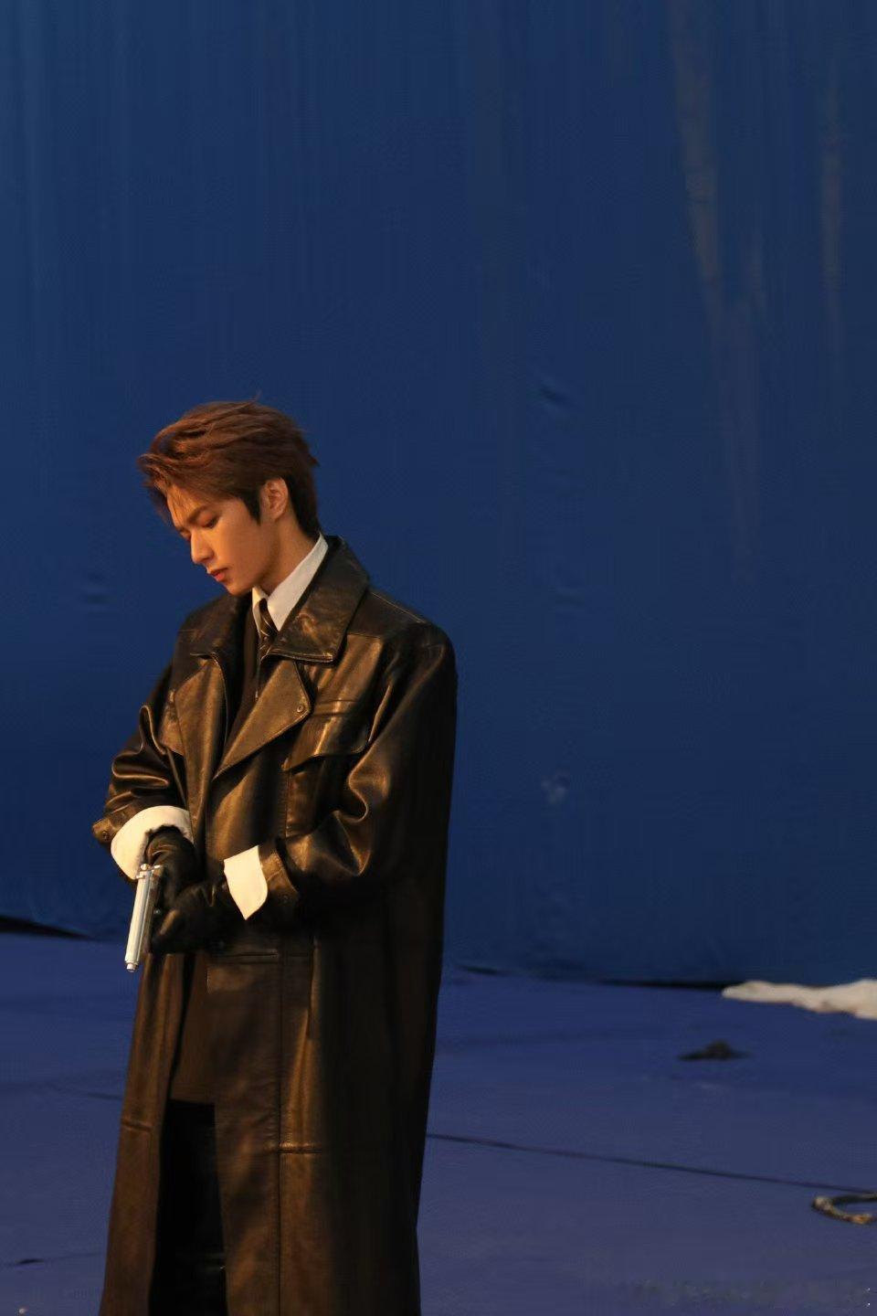 刘耀文宇宙结算时刻刘耀文SAUCE宇宙结算七宫格刘耀文SAUCE宇宙结算七宫格，