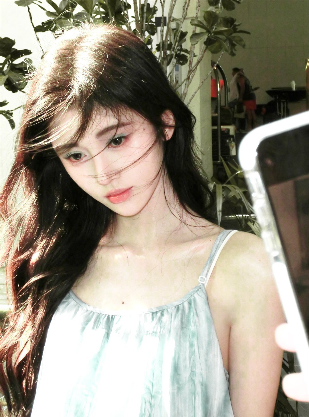 鞠婧祎 jjy鞠婧祎万花世界新年胜旧年 希望我们都要比去年过的更好໒( ˵ ° 
