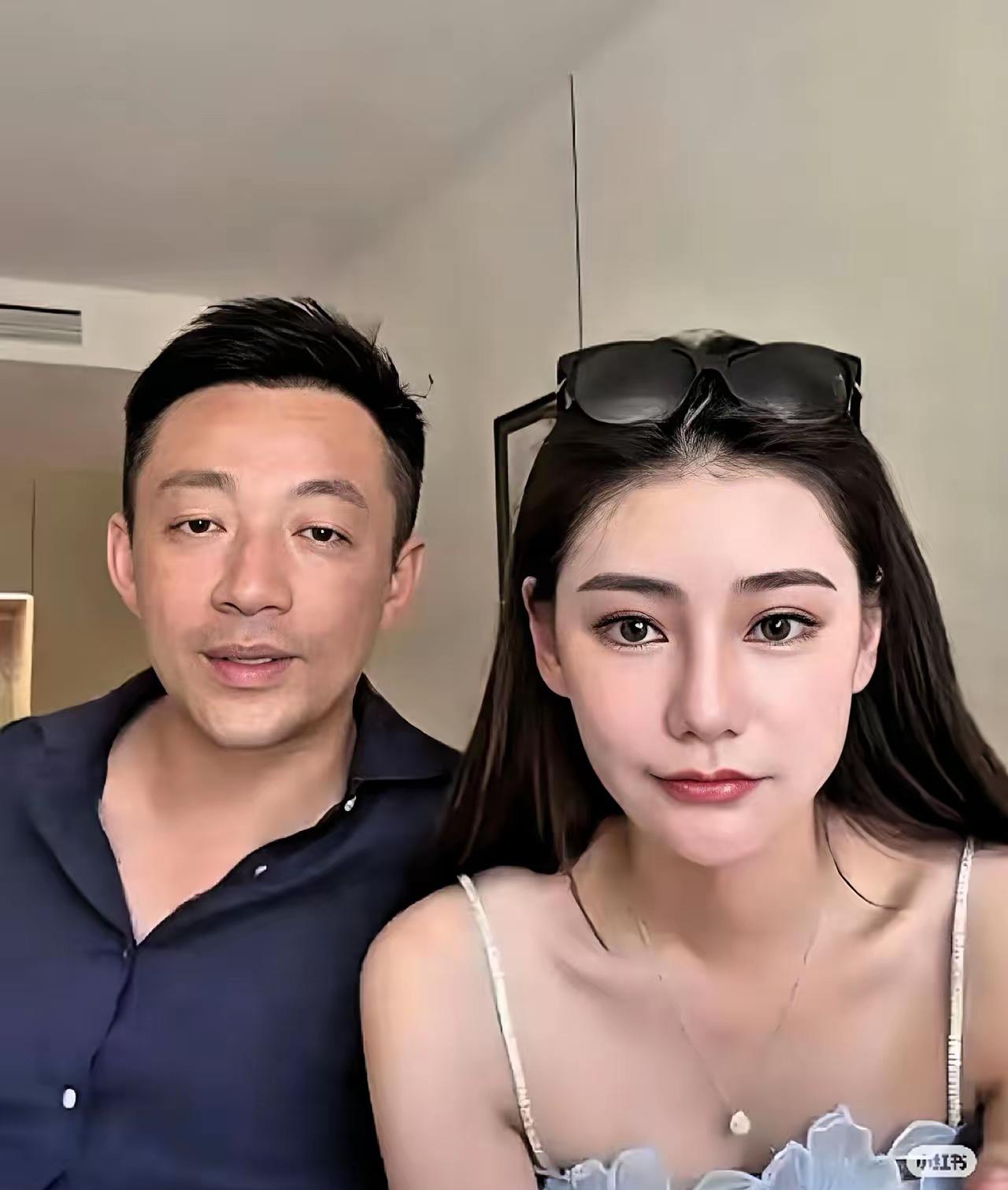 汪小菲这婚姻局，看着真让人倒吸一口凉气。
​剧本连改都不带改的，直接原样复刻。生