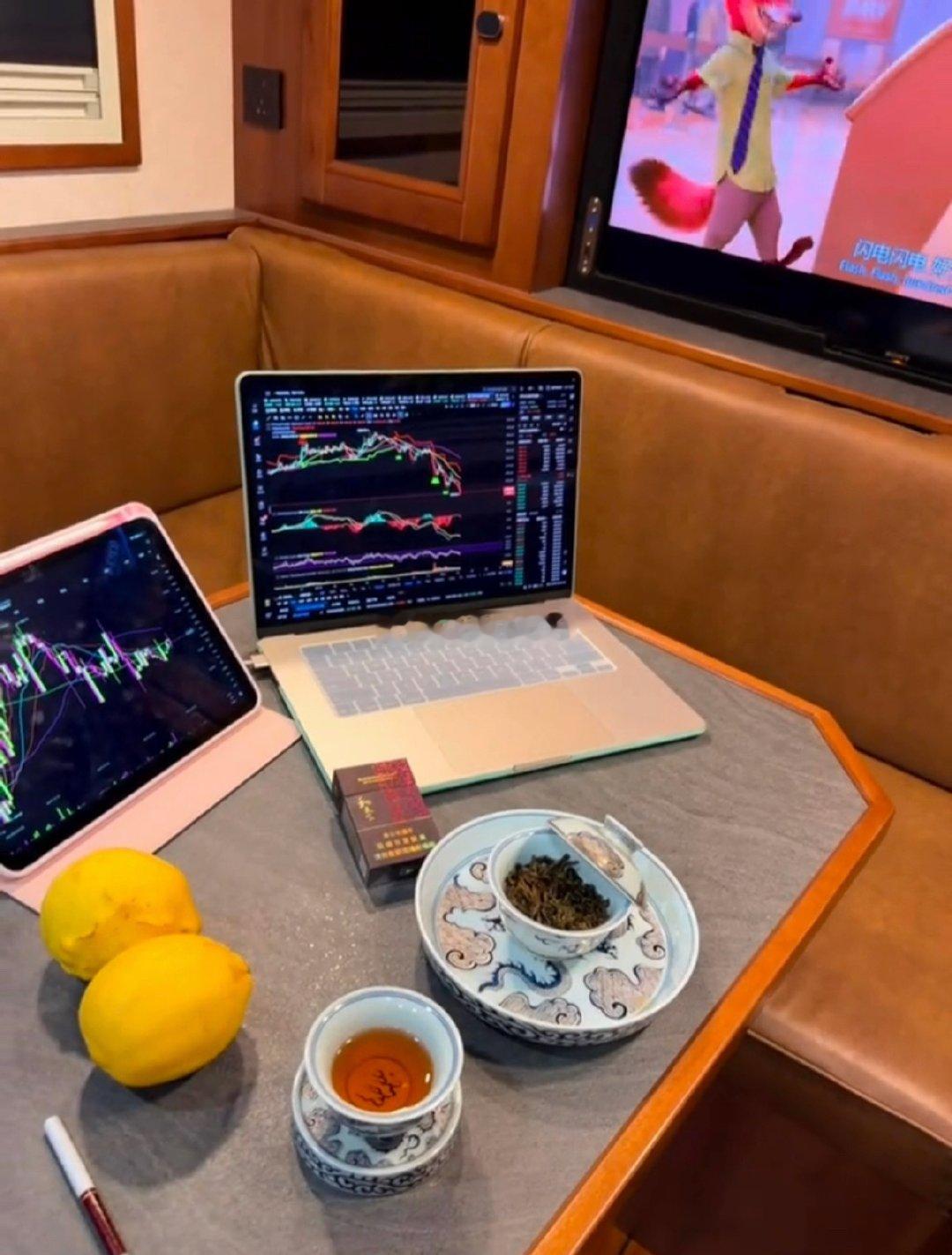 午休刚醒，前来把赞和888补齐～能同甘、亦能共苦，才是一路相伴的好战友！大家满满