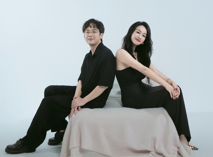 原唱回应王菲春晚演唱 据澎湃新闻，《你我经历的一刻》原唱ZaZaZsu咂咂苏乐队