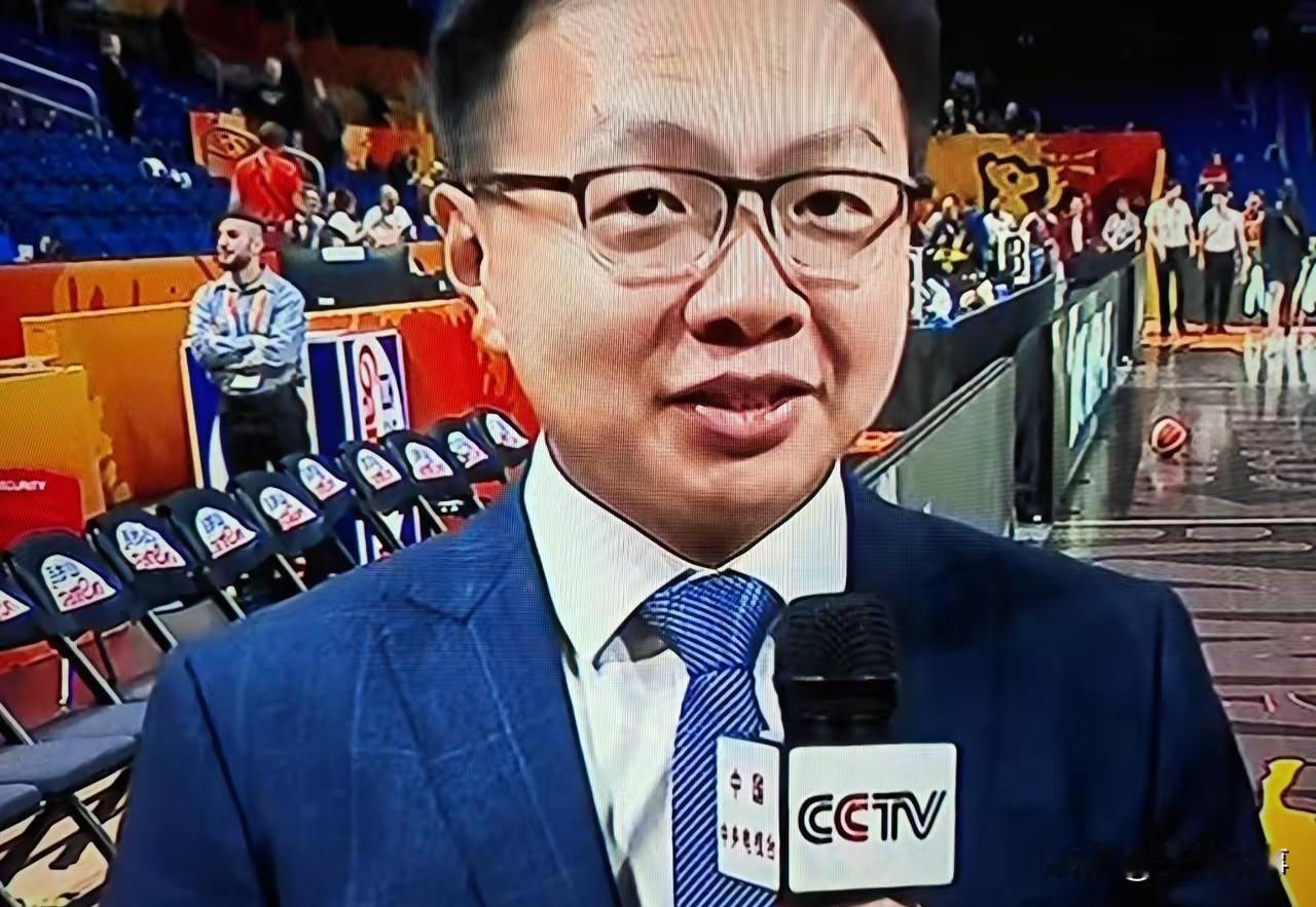 解说席上的人可能真累了。

不是因为中国女篮赢下波多黎各

也不是因为比赛最后才