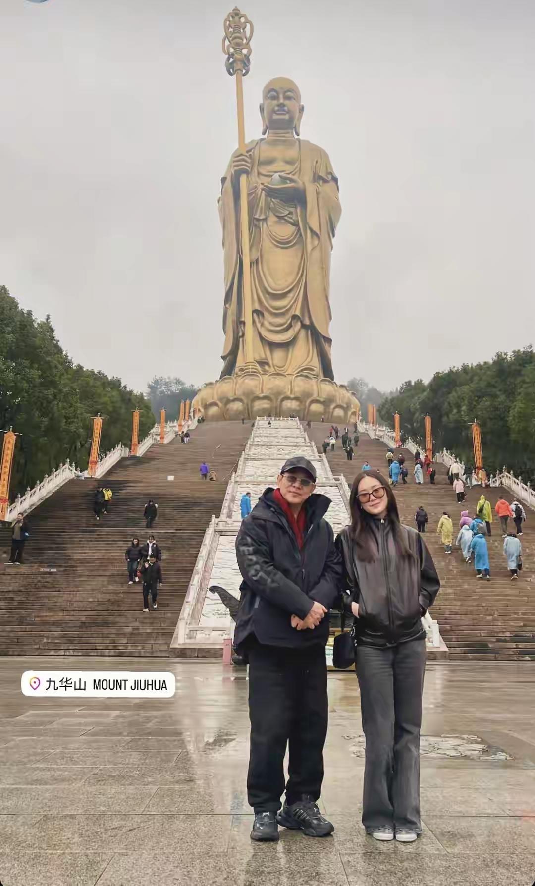 不要和菩萨一起拍照[灵光一闪][灵光一闪][灵光一闪]